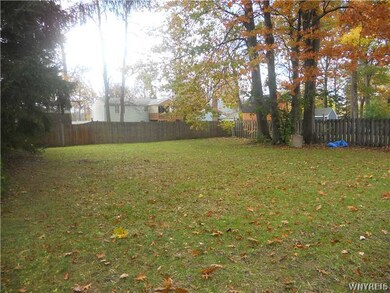 733 Wurlitzer Dr, North Tonawanda, NY 14120 - photo 3