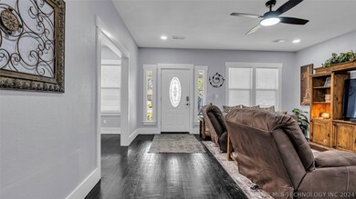811 E St NW, Ardmore, OK 73401 - photo 2