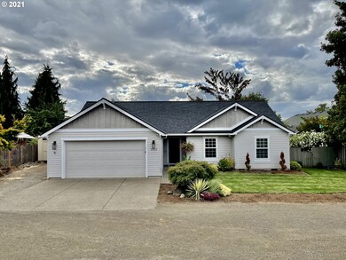 1423 SE 8th Ave, Canby, OR 97013 - photo 2
