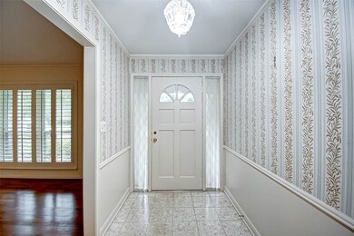 10227 Pine Forest Rd, Houston, TX 77042 - photo 5