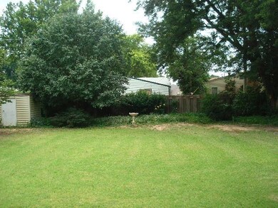 2201 W Elm Ave, Enid, OK 73703 - photo 2