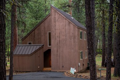 21-web-or-mls-13612-Floret-Black-Butte-R