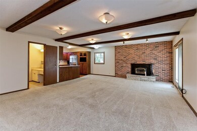 6040 Crestridge Ave SW, Cedar Rapids, IA 52404 - photo 5