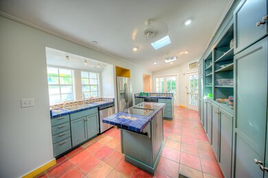 (7) 1314 Whalton St - 12