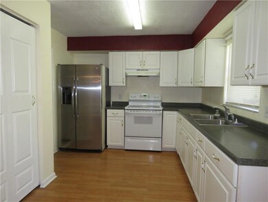 8606 Wood Ridge Rd, Tampa, FL 33619 - photo 2