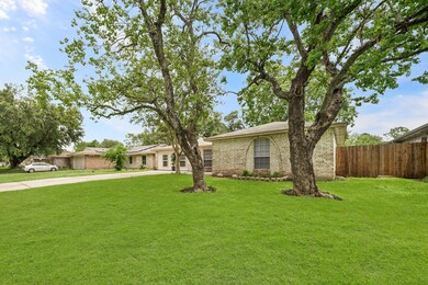 16723 Barcelona Dr, Friendswood, TX 77546 - photo 2