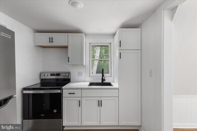 325 Tall Pine Ln, Gerrardstown, WV 25420 - photo 7