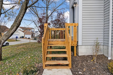 2736 Barrows Rd, Columbus, OH 43232 - photo 3