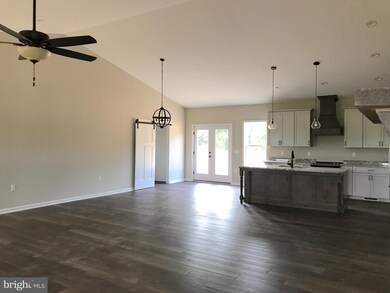 169 Eiderdown Dr, Martinsburg, WV 25404 - photo 5