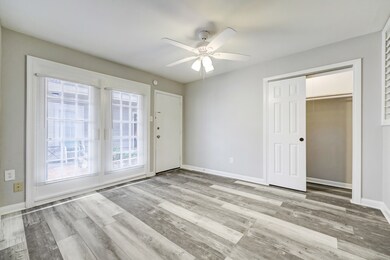 2202 Park St unit 12, Houston, TX 77019 - photo 2