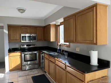 41567 SiMcOe Dr, Canton, MI 48188 - photo 4