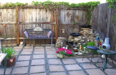 1383 Circlewood Dr, Central Point, OR 97502 - photo 2