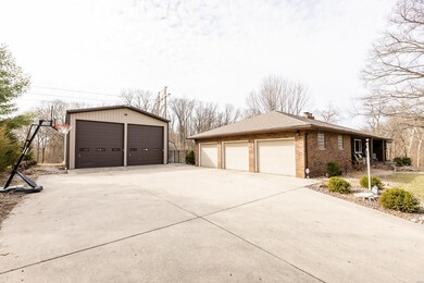 215 Bauer Ln, Maryville, IL 62062 - photo 2