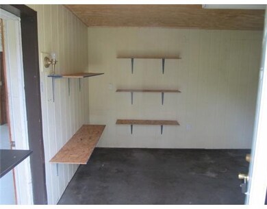 Entry/Foyer.