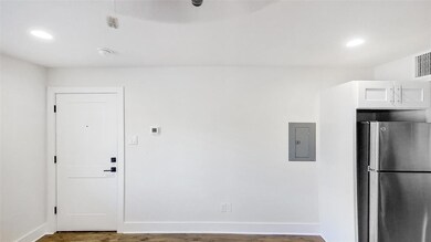 907 N Beacon St unit 208, Dallas, TX 75214 - photo 7