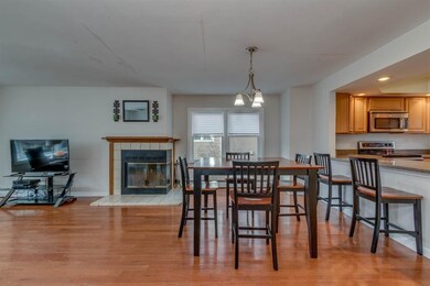 47 Walnut Cir, Merrimack, NH 03054 - photo 3