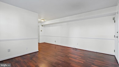 4417 Falls Bridge Dr unit J, Baltimore, MD 21211 - photo 7