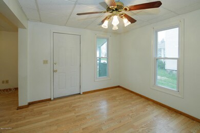 521 Walnut St-107