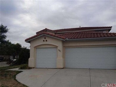 3-car garage