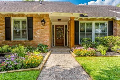 10107 Briar Rose Dr, Houston, TX 77042 - photo 3