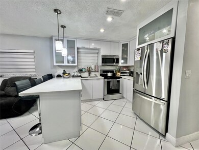 1430 W 42nd St unit 2, Hialeah, FL 33012 - photo 5