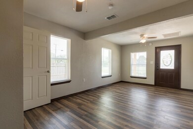203 Park St unit B, Cleburne, TX 76031 - photo 6