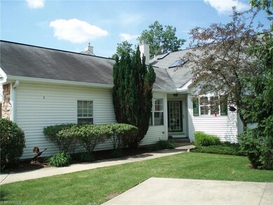 727 Grand View Ln, Aurora, OH 44202 - photo 2