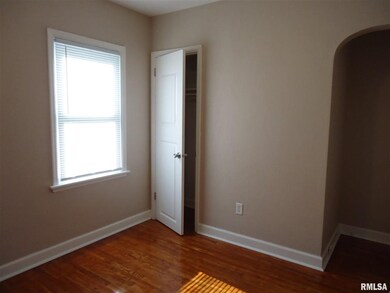 2348 W High St, Davenport, IA 52804 - photo 4