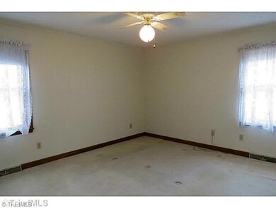 140 Mason Ln, Statesville, NC 28625 - photo 6