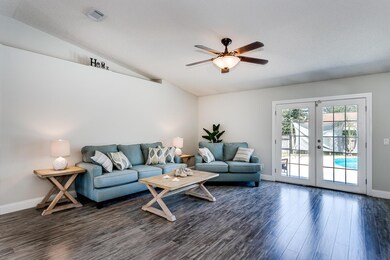 2740 Rambler Ct Navarre FL-large-007-3-L