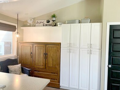 1413 SW 25th St, Troutdale, OR 97060 - photo 7