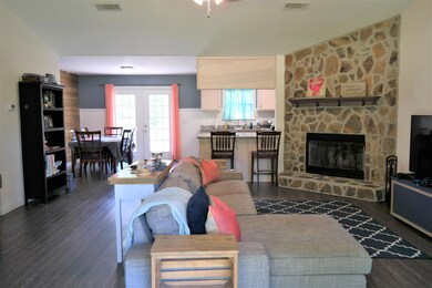Living Room (3)