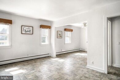 411 S 9th St, Purcellville, VA 20132 - photo 4