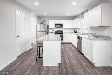 211 Pickett St, Taneytown, MD 21787 - photo 5