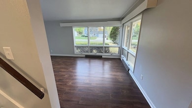 2032 W Laurel St, Freeport, IL 61032 - photo 6