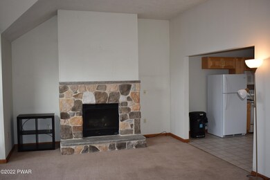 405 Surrey Dr, Hawley, PA 18428 - photo 7