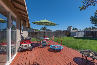 1748 SW 35th St, Redmond, OR 97756 - photo 3