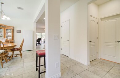 2752 E Bellerive Dr-13
