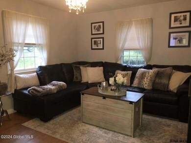 261 whiteview liv rm