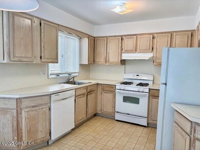 32 Decatur St unit 2, Cos Cob, CT 06807 - photo 2