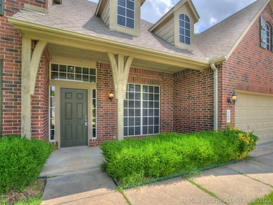 309 N Eucalyptus Ct, Broken Arrow, OK 74012 - photo 2