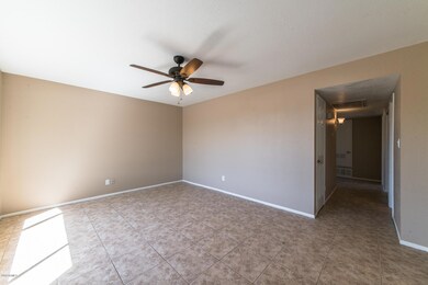 1602 W Grovers-4