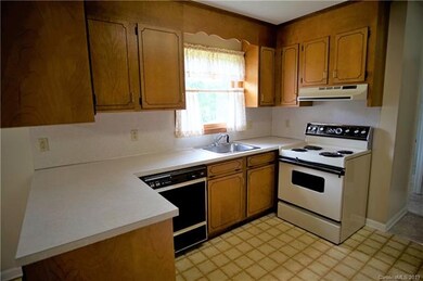 122 W Haven Dr, Statesville, NC 28625 - photo 5