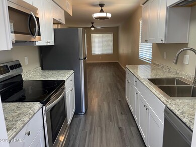 2859 E Capri Cir unit 4, Mesa, AZ 85204 - photo 7