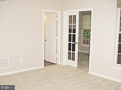 13086 Park Crescent Cir, Herndon, VA 20171 - photo 6