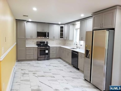 478 Walnut St, Ridgefield, NJ 07657 - photo 6