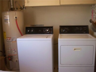 134 Wildwood Dr, Pineville, LA 71360 - photo 2