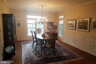 8061 Crooked Oaks Ct, Gainesville, VA 20155 - photo 7