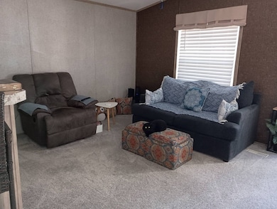 12660 Claremont Cir unit 82, Del Valle, TX 78617 - photo 6