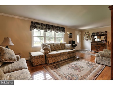 147 Fox Chase Dr, Delran, NJ 08075 - photo 3